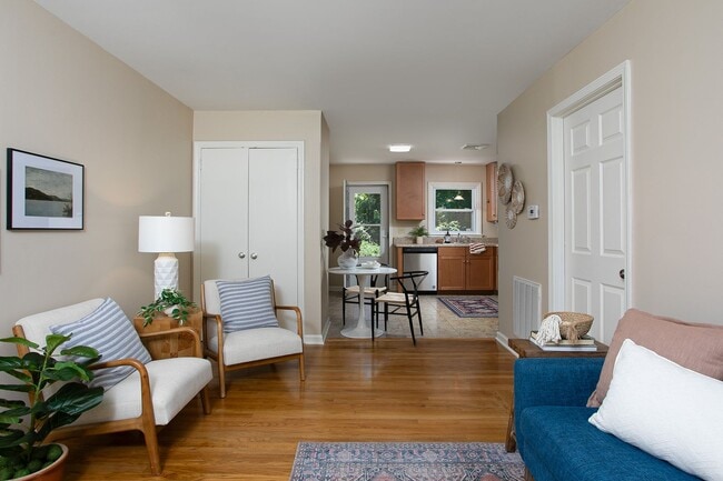 Photo - Spacious 1 Bedroom Duplex close to UNC Cam...