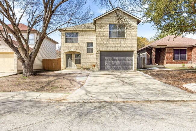 Building Photo - Spacious three-bedroom two bath with loft area