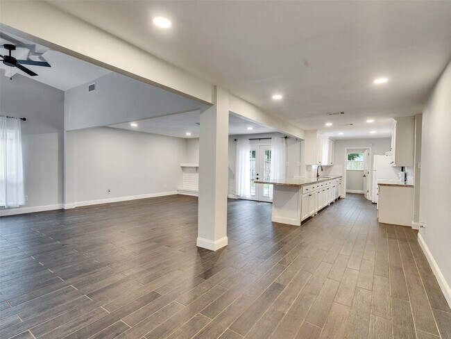 Photo - 2123 Quail Valley E Dr