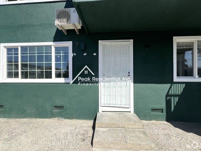 Building Photo - 43rdAve3915 Unit #E Rental