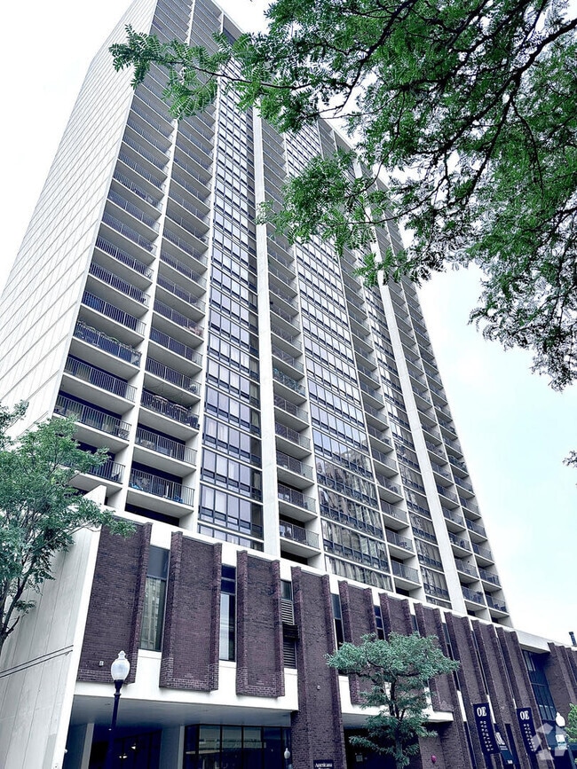 Building Photo - 1636 N Wells St Unit 2602 Rental