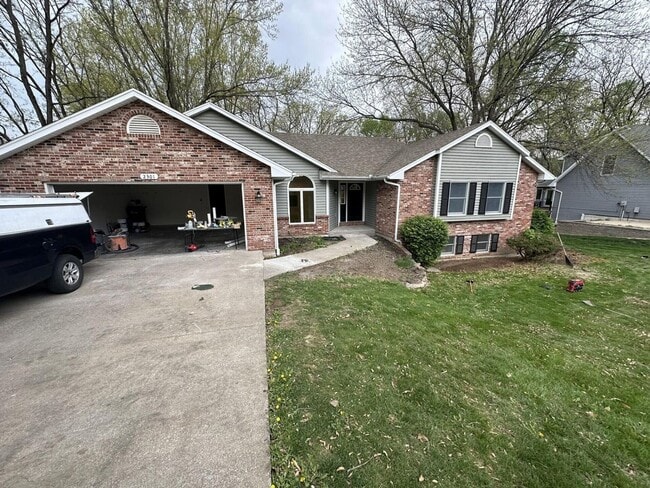 Photo - 5 Bed 4 Bath Home fenced yard