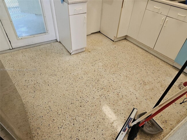 Photo - 307 Hernando St Unidad A