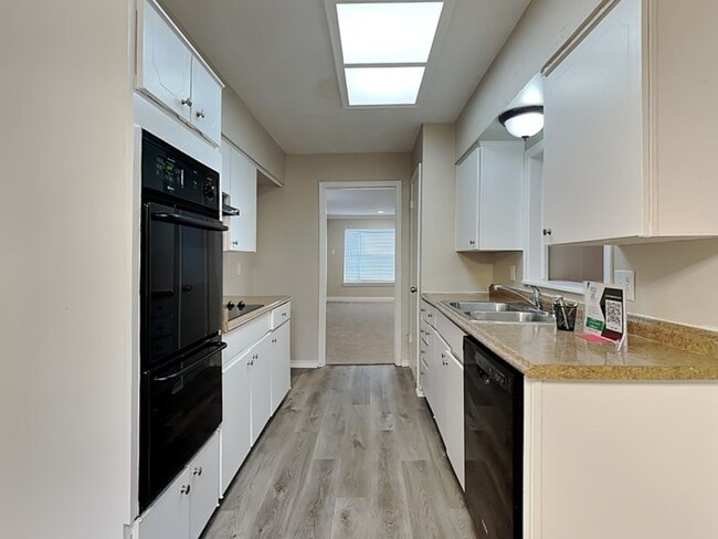 Photo - 4617 Ashwood Dr