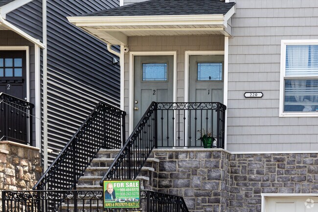 Photo - 280-230 S Second St