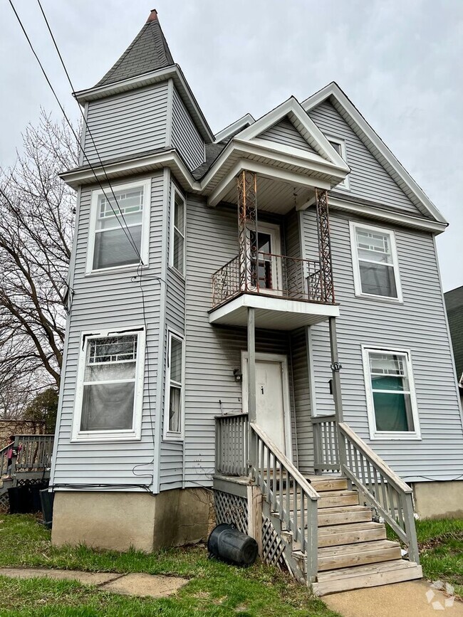 Building Photo - 417 9th St Unit Upper Rental