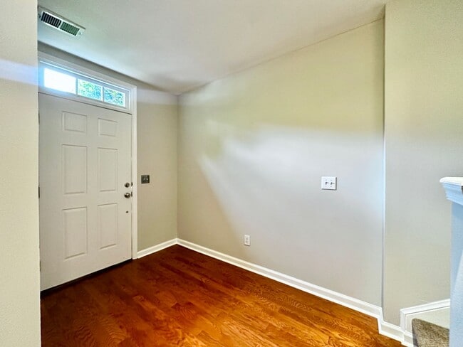 Photo - 3 story 3/BR 2.5 BA in the heart of Cool Springs and minutes from the Factory in Franklin!