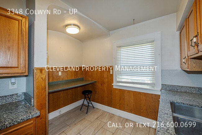 Photo - 3348 Colwyn Rd Unit UP