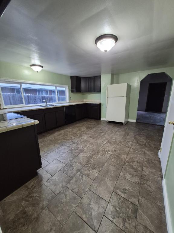 Photo - 230 SW Spring St