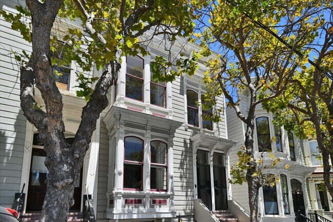 Photo - 656 Hayes St
