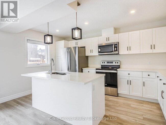 Photo - 261 Pittock Park Rd