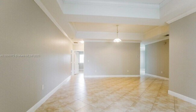 Photo - 665 SE 31st Ave