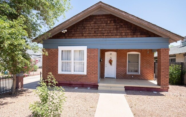 Casa principal - 137 N 11th Ave Unidad A