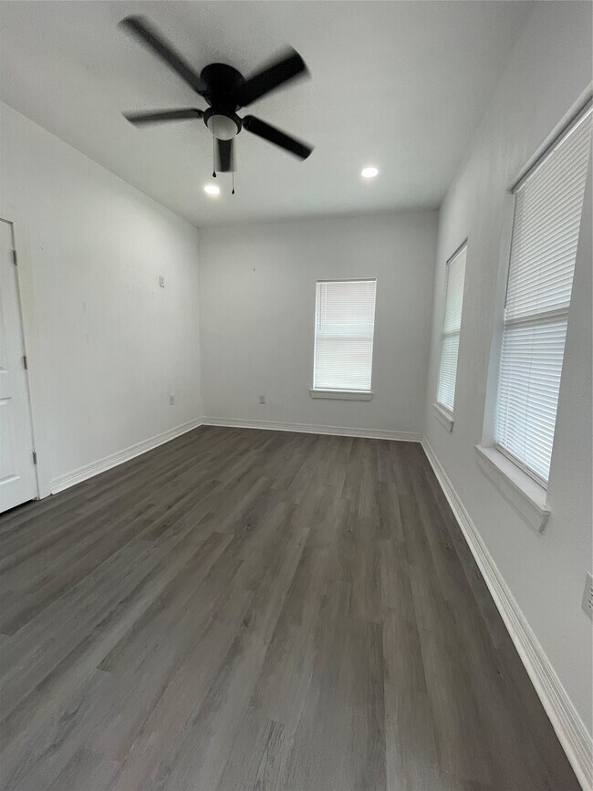 Photo - 2302 Avenue H Unit 14