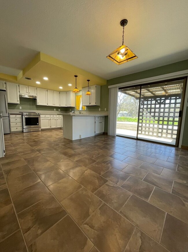 Photo - Looking for a home w/ property??