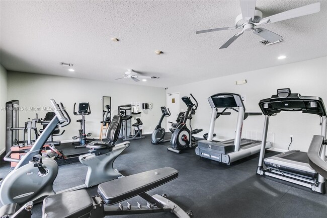 Photo - 1010 Country Club Dr Unit 405