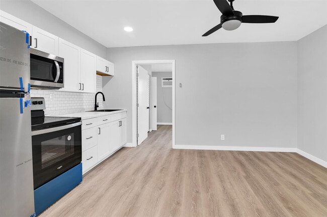 Photo - 1841 Adams St Unit 4