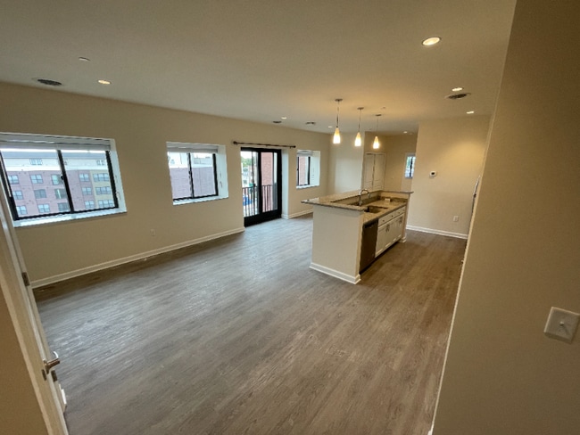 Building Photo - 192 Erie Blvd Unit 504 Rental