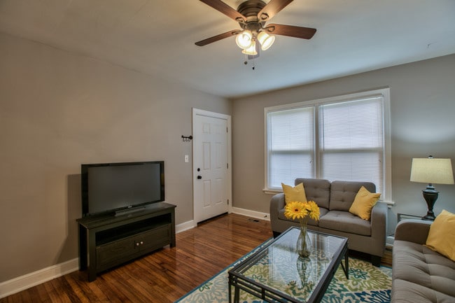 Photo - 910 Hillcrest Apartments