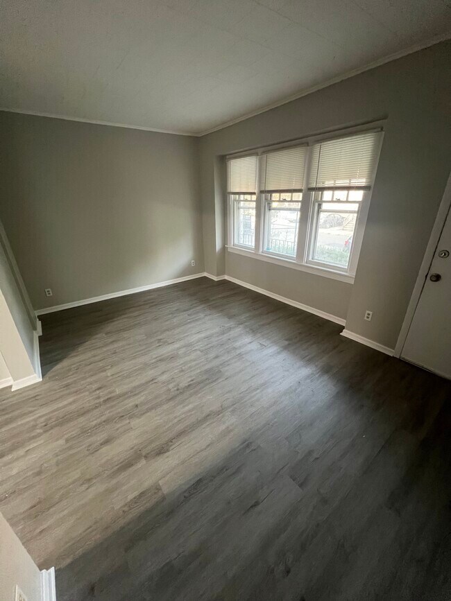 Photo - 334/336 Parkdale Ave. Unit 1