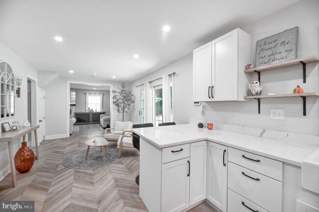 Photo - 8812 Churchfield Ln