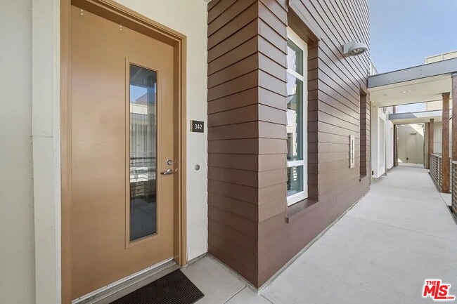 Photo - 12920 W Runway Rd Unit 342