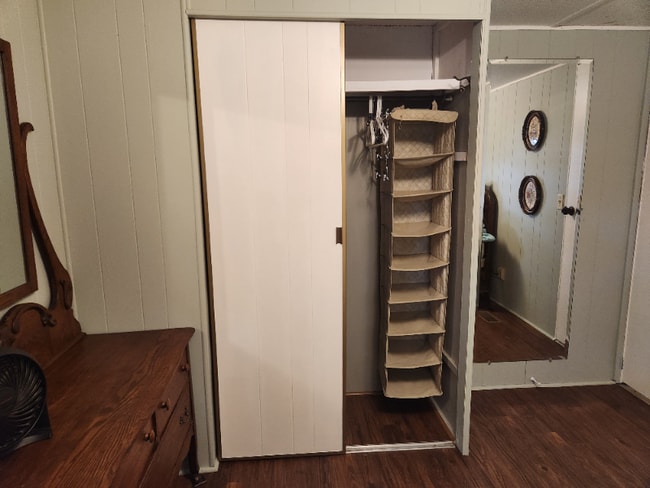 Photo - 420 49th St E