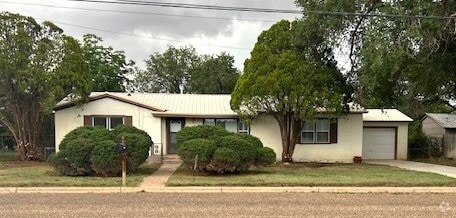 Building Photo - 808 Texas Ave Rental