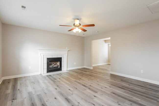 Photo - 4834 Hopewood Ln