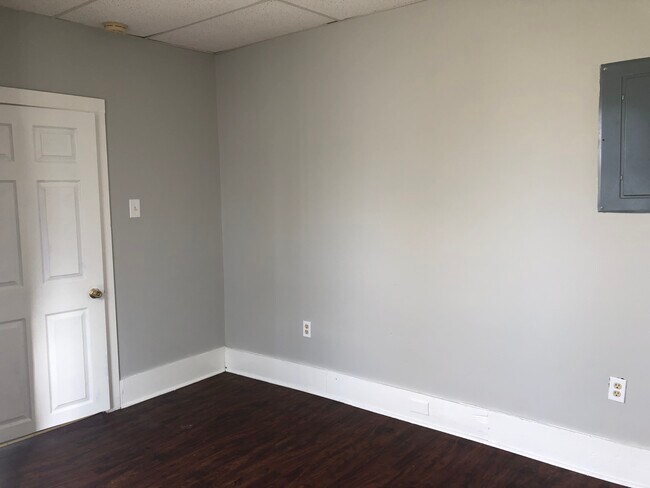 Photo - 675 Main St Unit Rear