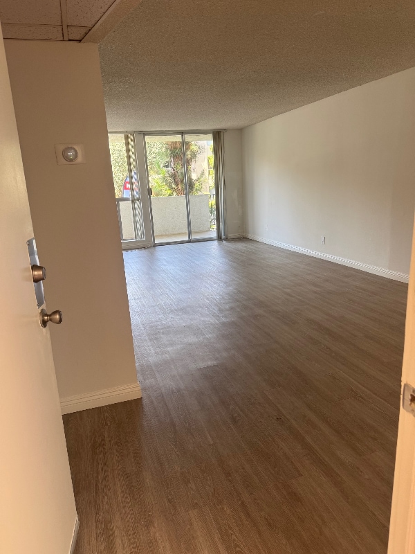 Photo - 4730 Natick Ave Unidad 103