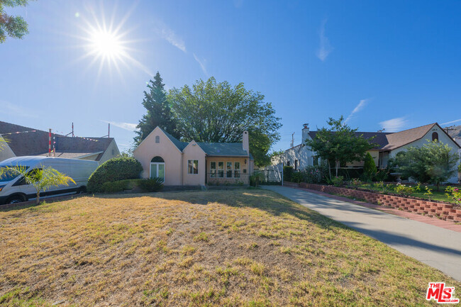 Building Photo - 1353 Thompson Ave Rental