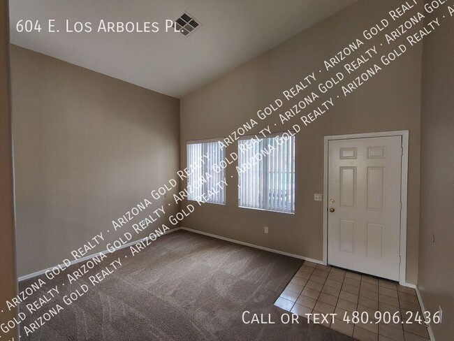 Photo - 604 E Los Arboles Pl