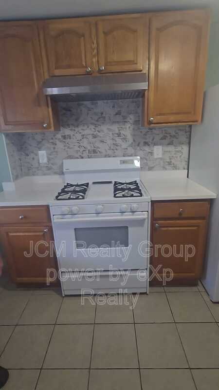 Building Photo - 86 Main St Unit U-3