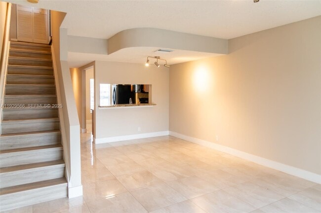 Photo - 16749 Hemingway Dr