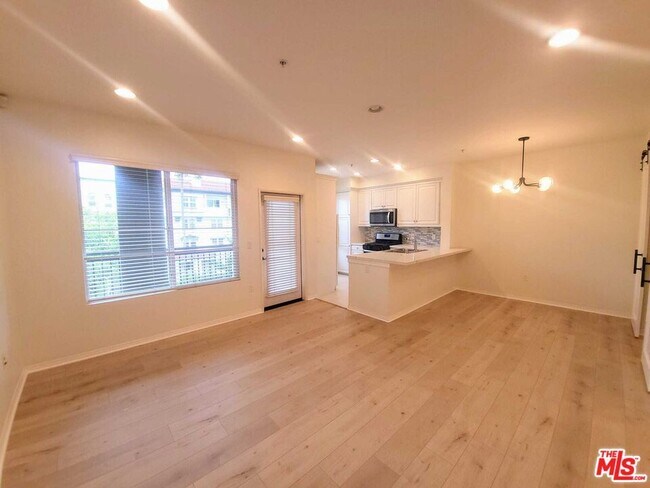 Photo - 6020 S Seabluff Dr Unit 302