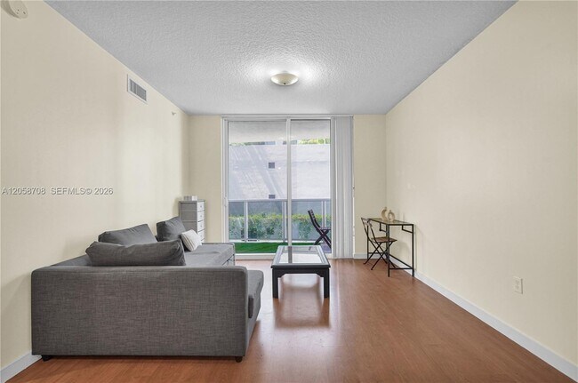 Photo - 601 NE 23rd St Unit 901