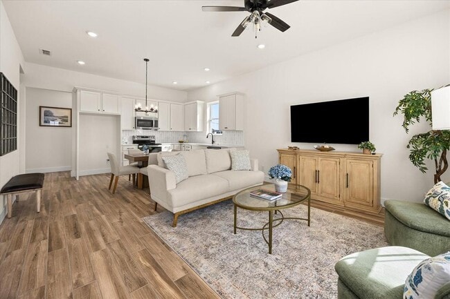 Photo - 802 S Creek St Unit 108