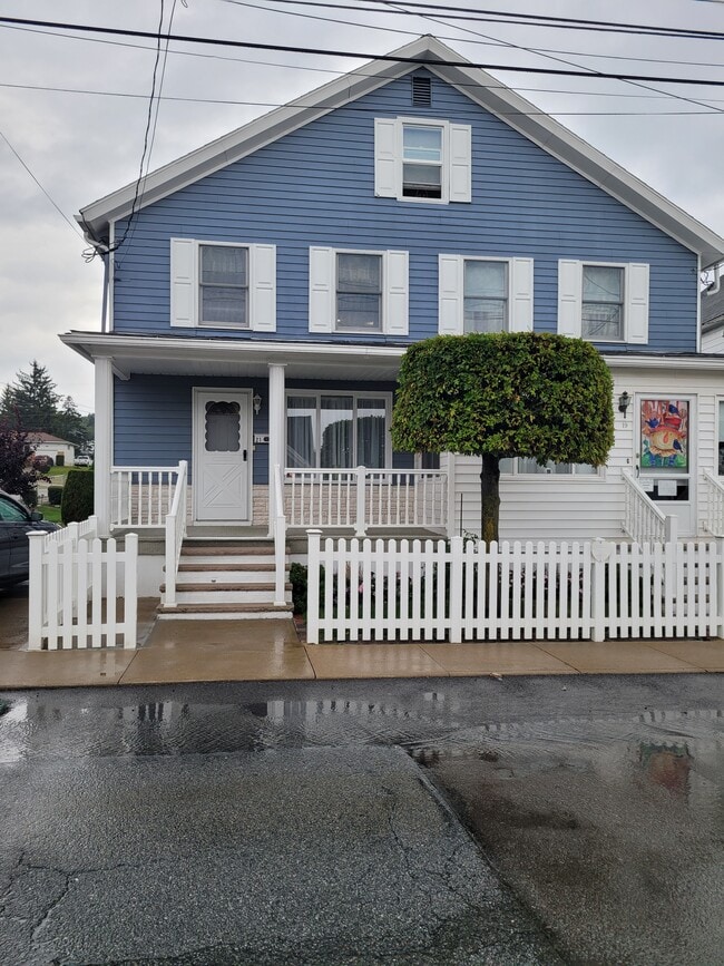 Building Photo - 21 Cook St