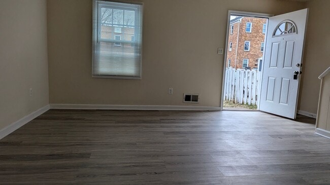 Photo - Charming 3 Bed And 1.5 Bath Townhome In Georgetown South