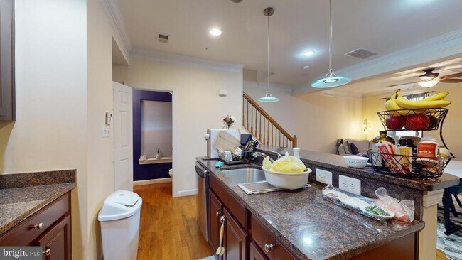 Photo - 5708 Callcott Way