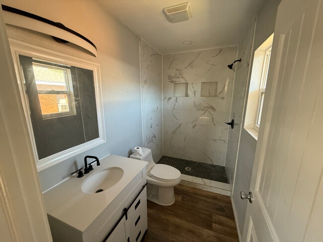 Building Photo - 411 W A Ave