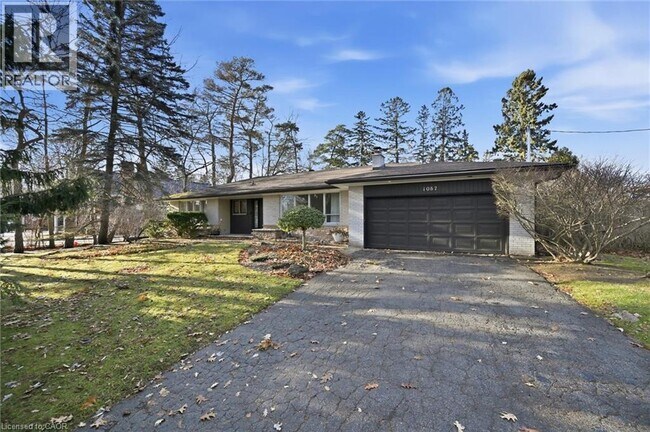 Photo - 1087 Linbrook Rd