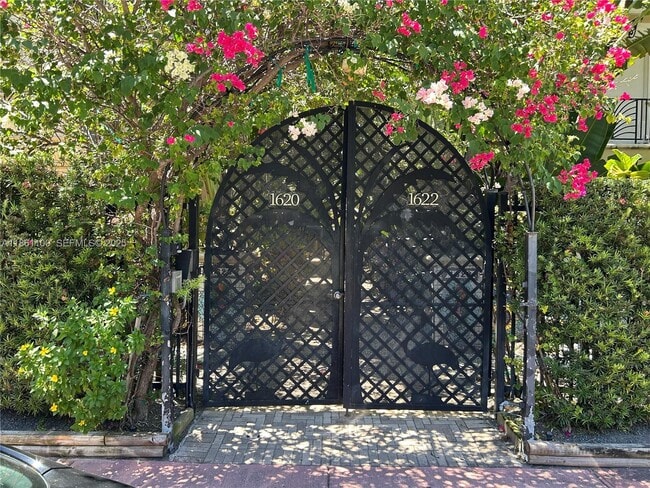 Building Photo - 1620 Pennsylvania Ave Unit 206