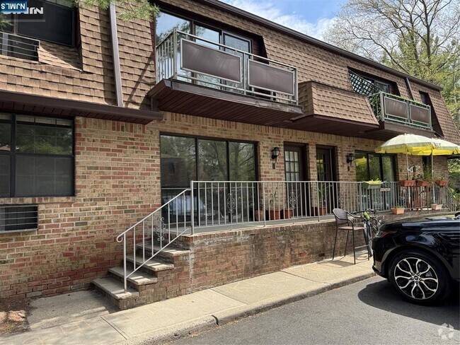 Building Photo - 244 Collignon Way Unit 2A Rental