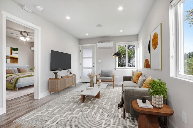 Burbank Commons - Burbank Commons