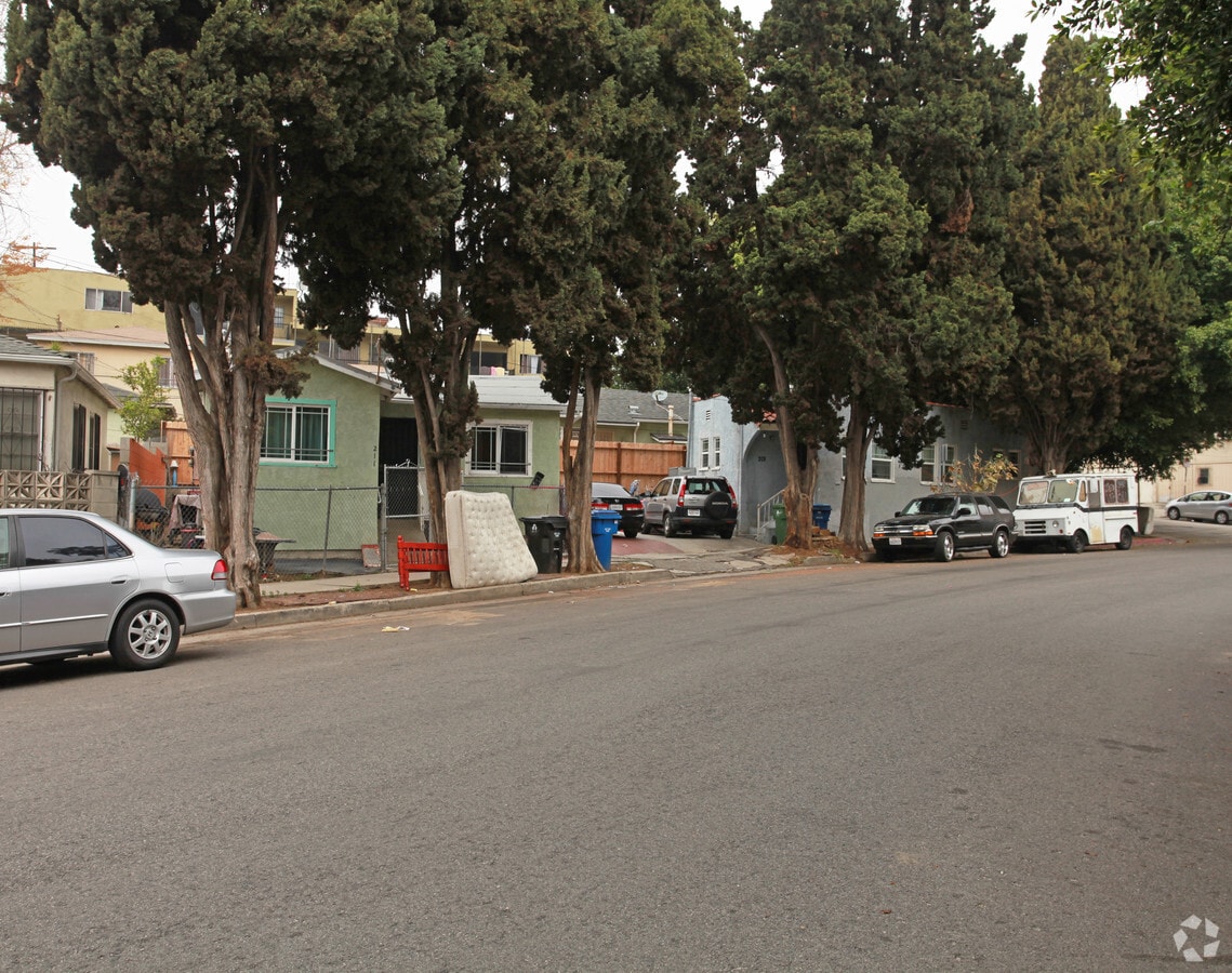 1650 W. 2nd Street - 1650 W 2nd St