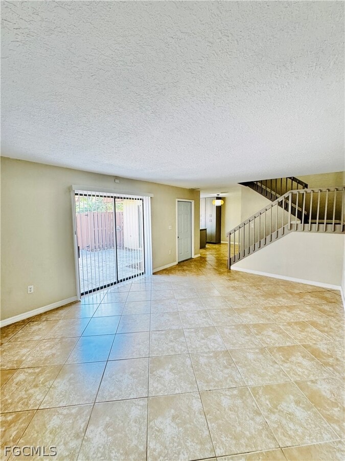 Photo - 5205 Cedarbend Dr