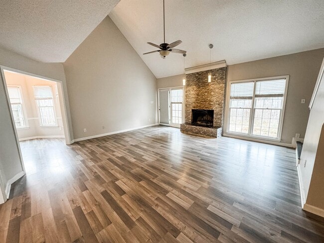 Photo - 3945 Windyke Dr