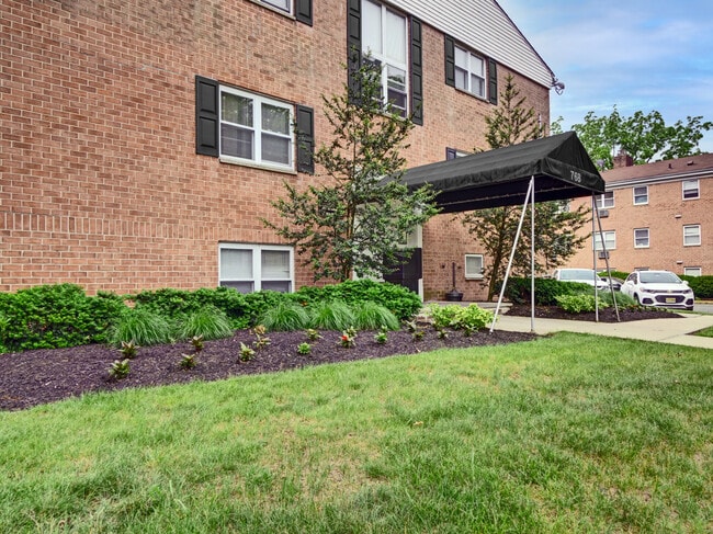 Photo - Hamilton Apartments